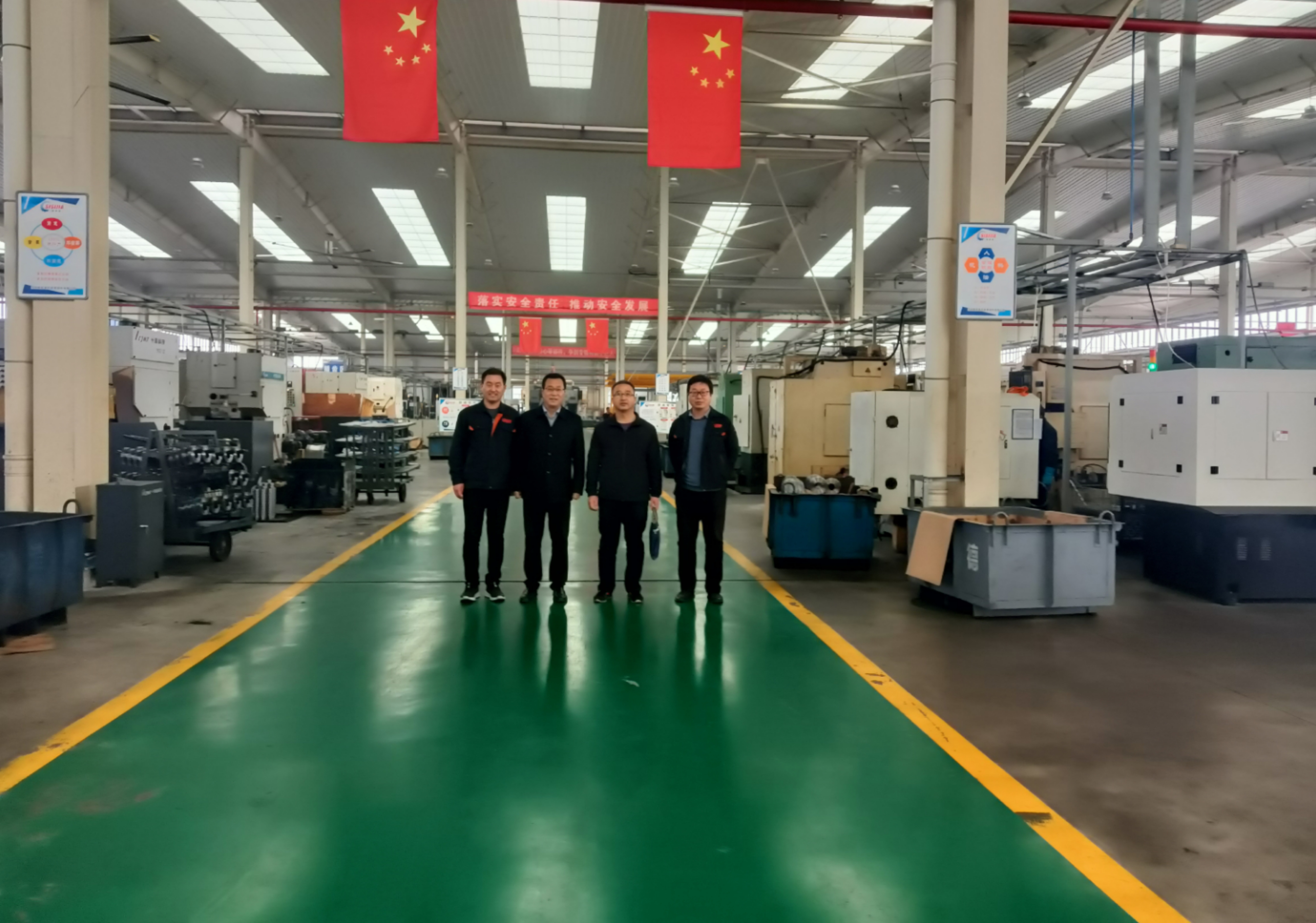 11月26日，岐山縣縣委、常委政法書(shū)記呂輝一行蒞臨公司調研指導